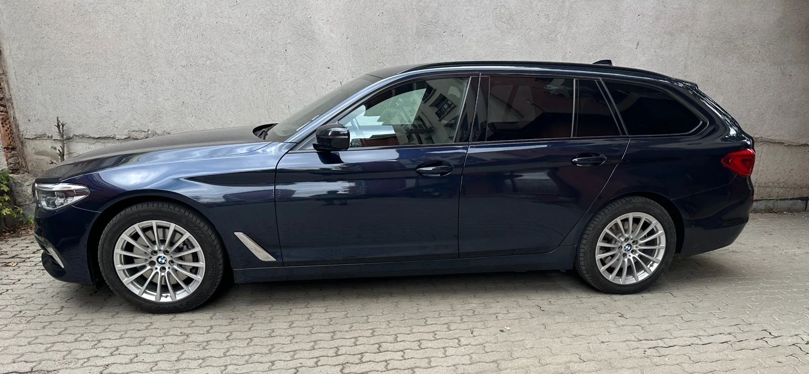 BMW 530 Luxury Line, снимка 15 - Автомобили и джипове - 55236958