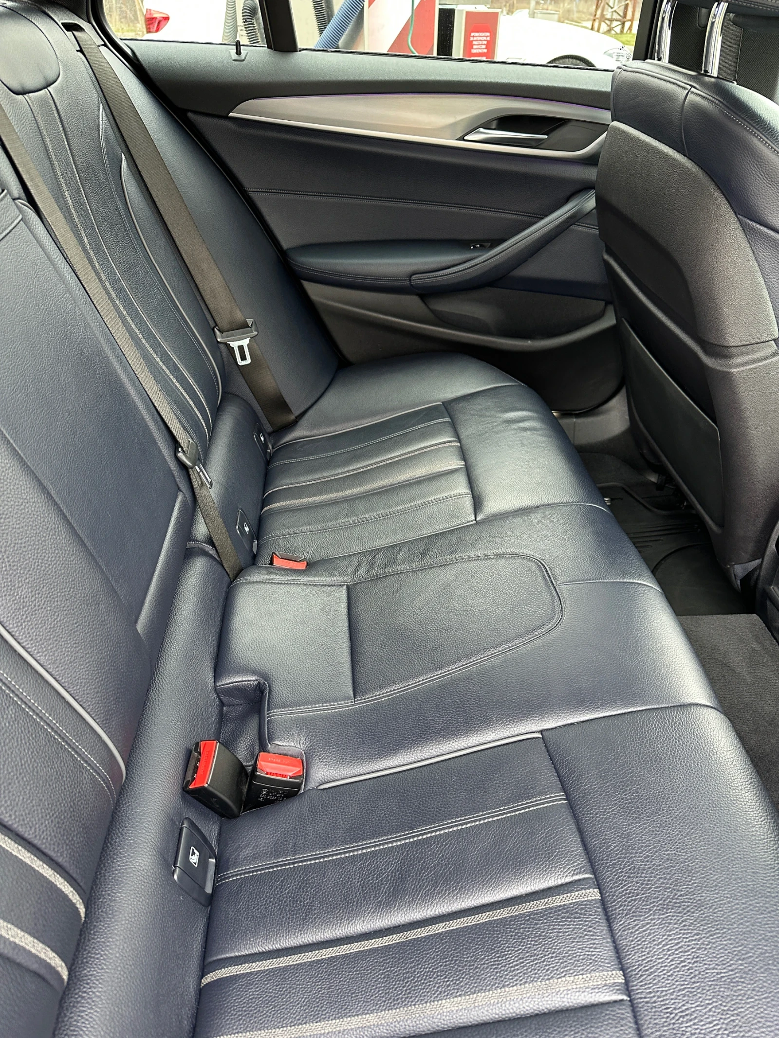 BMW 530 Luxury Line, снимка 11 - Автомобили и джипове - 55236958
