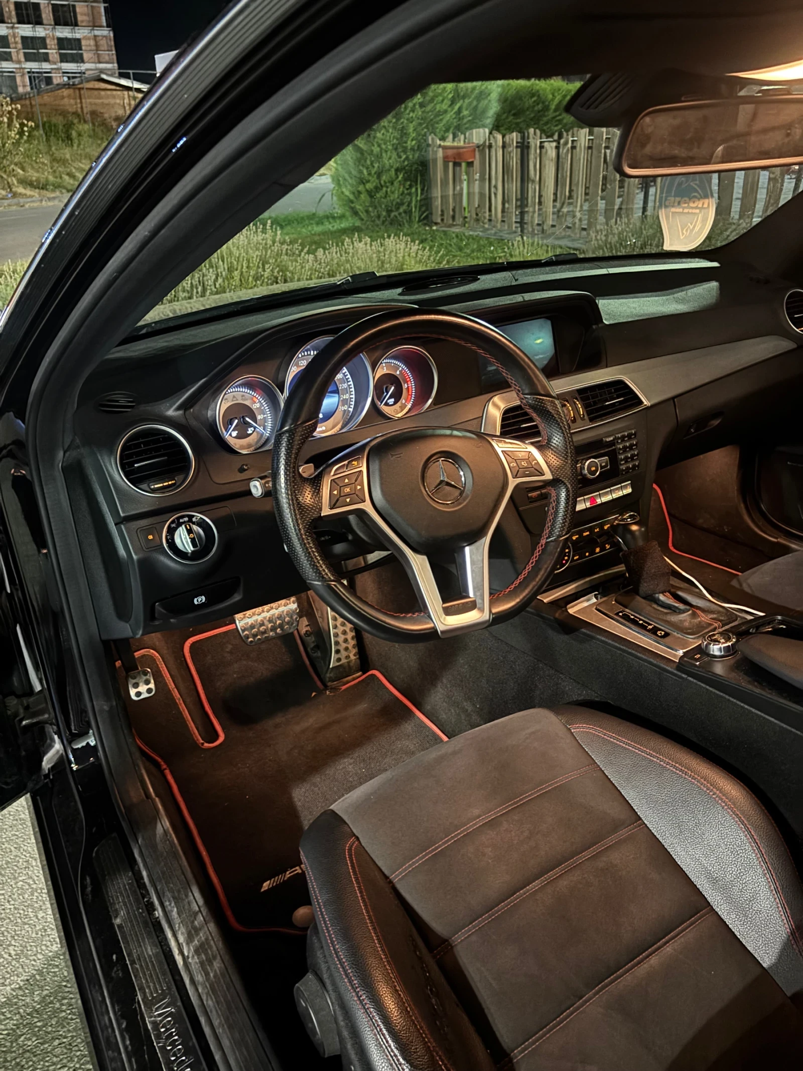 Mercedes-Benz C 220, снимка 9 - Автомобили и джипове - 55599959