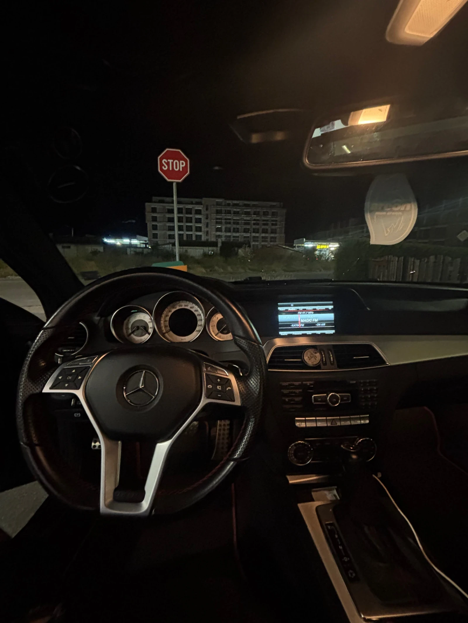 Mercedes-Benz C 220, снимка 10 - Автомобили и джипове - 55599959