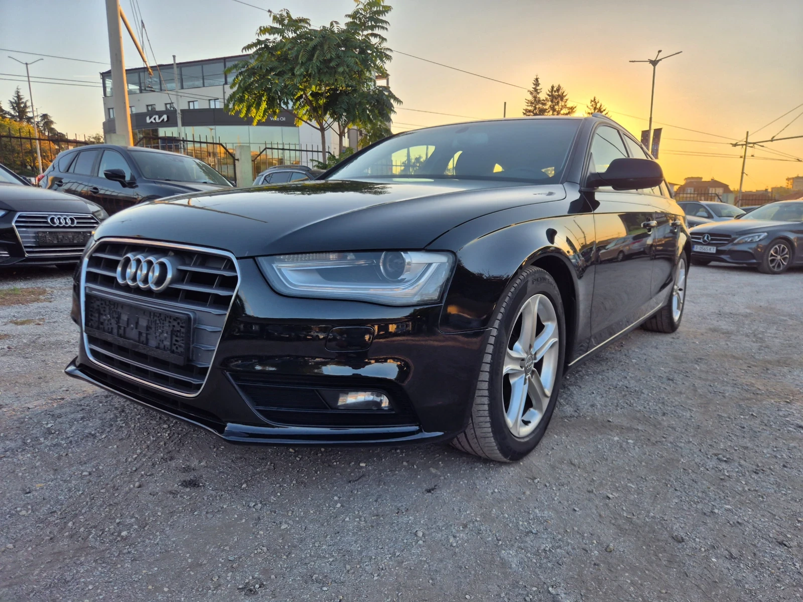 Audi A4 2.0TDI* 6CK* FACELIFT* NAVI* �������* LED | Mobile.bg � ����������� 2