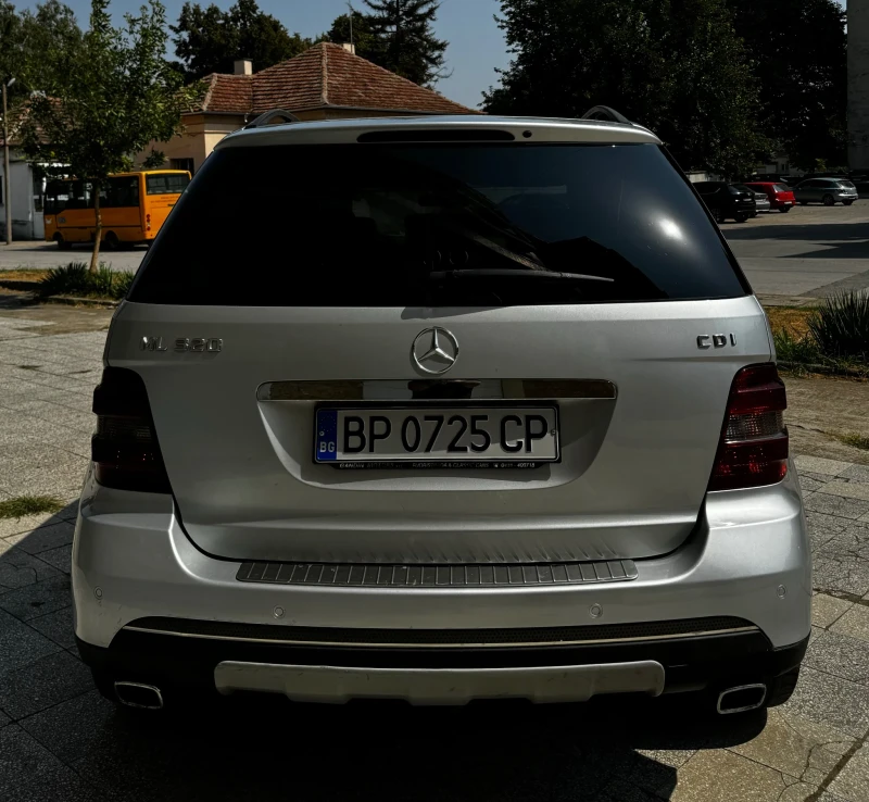 Mercedes-Benz ML 320 CDI, снимка 8 - Автомобили и джипове - 47186329