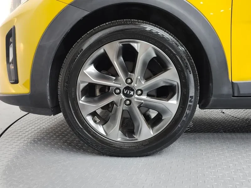 Kia Stonic 1.6 Trendy, снимка 5 - Автомобили и джипове - 55786750