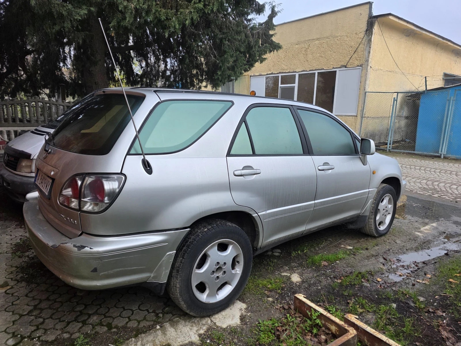 Lexus RX 300 КОЛЕДНА ЦЕНА 7.000ЛВ ЗА ДВАТА - изображение 10