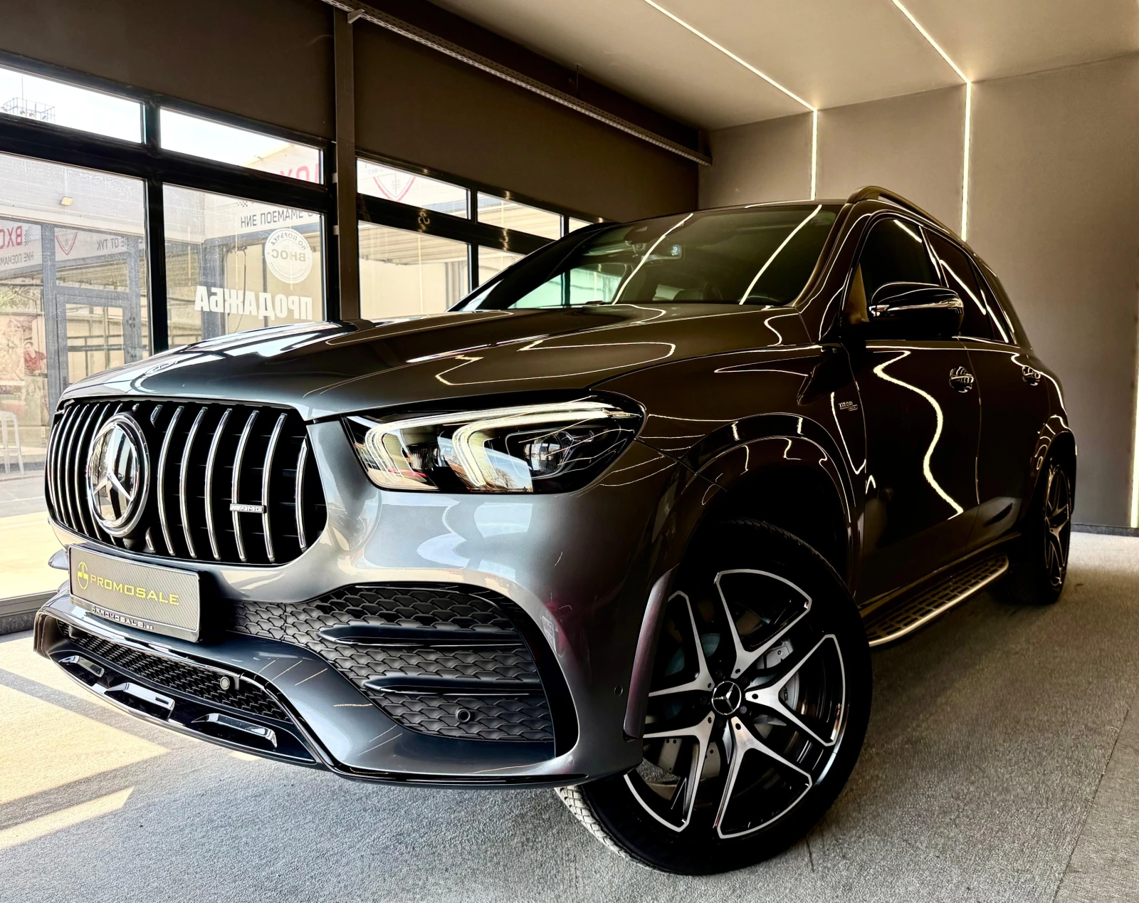 Mercedes-Benz GLE 53 4MATIC AMG* Панорама* 360* Лизинг, снимка 3 - Автомобили и джипове - 54148337