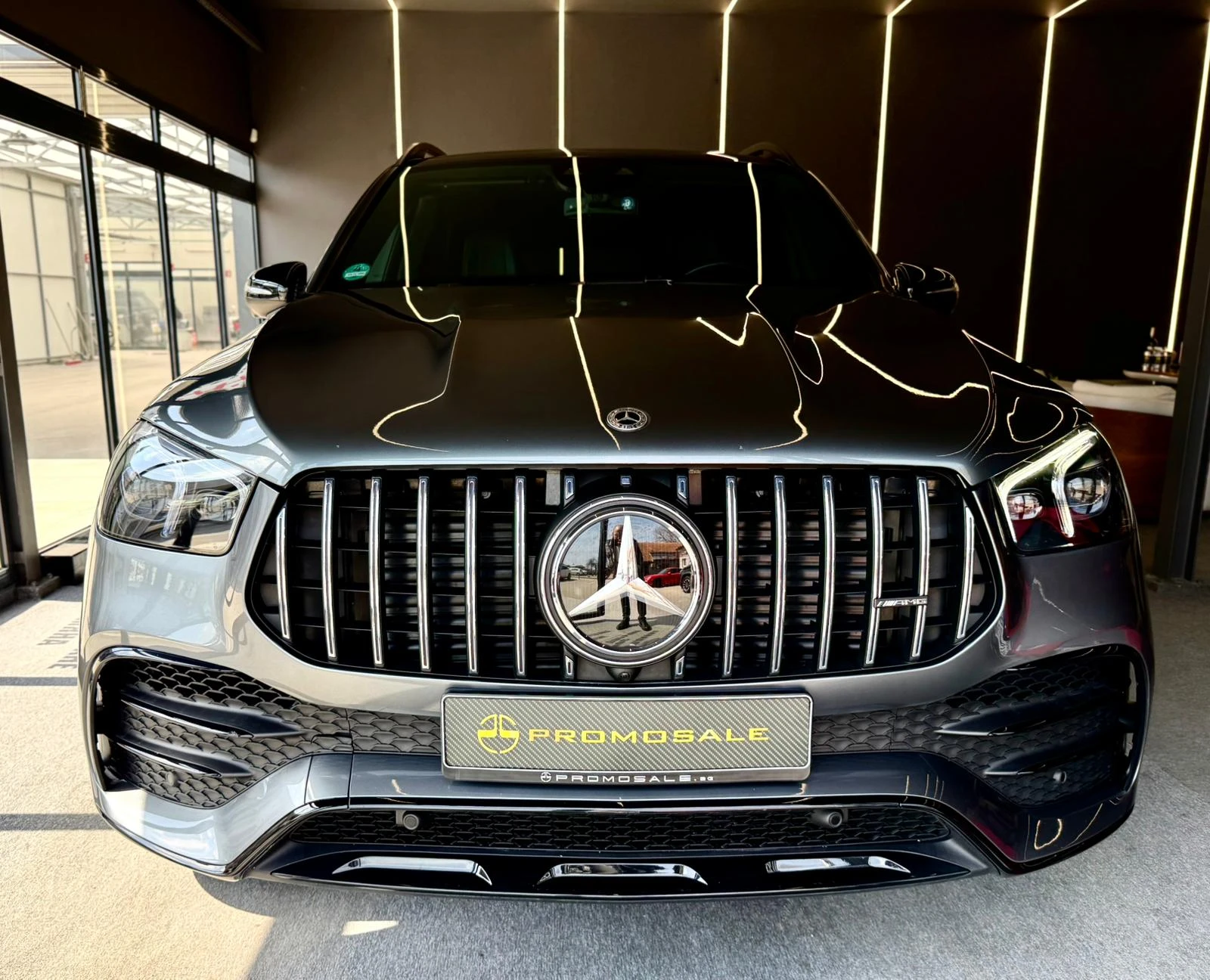 Mercedes-Benz GLE 53 4MATIC AMG* Панорама* 360* Лизинг, снимка 2 - Автомобили и джипове - 54148337