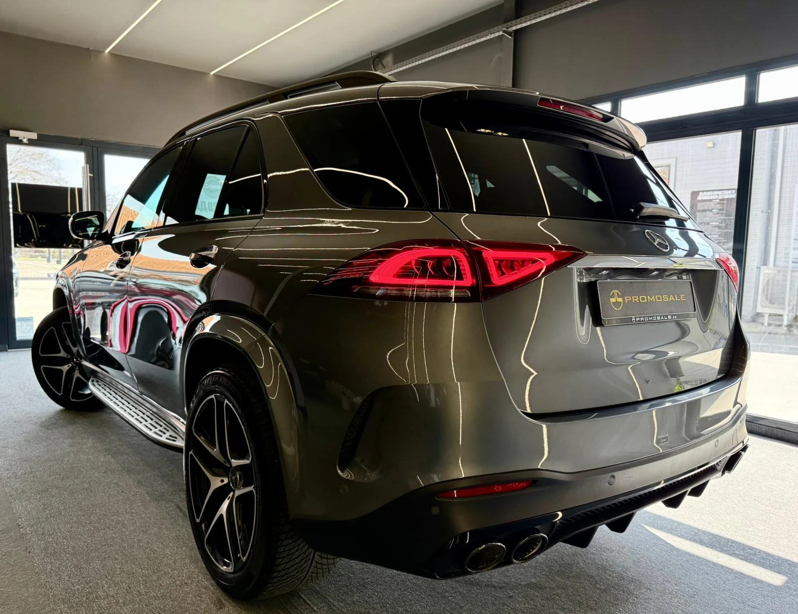 Mercedes-Benz GLE 53 4MATIC AMG* Панорама* 360* Лизинг, снимка 4 - Автомобили и джипове - 54148337