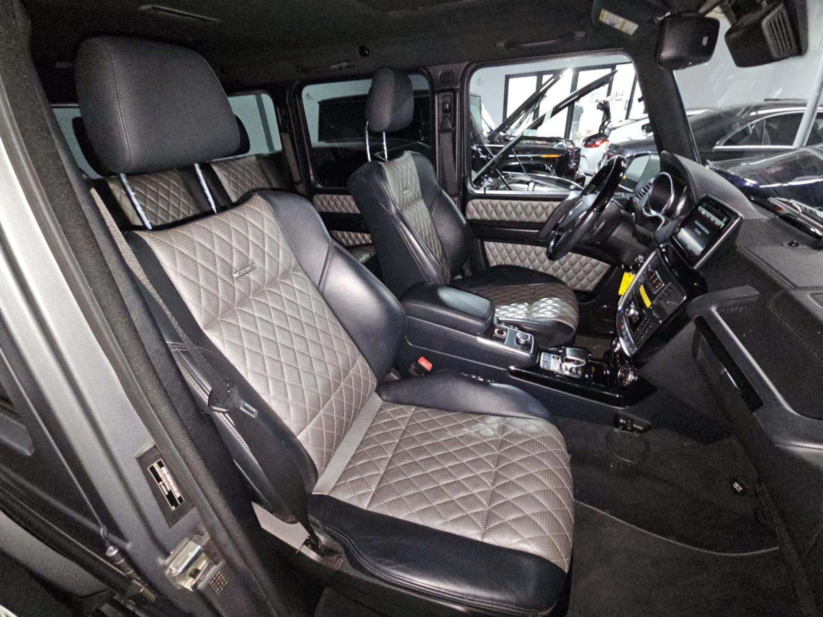 Mercedes-Benz G 63 AMG  4MATIC 4dr, снимка 14 - Автомобили и джипове - 54460292