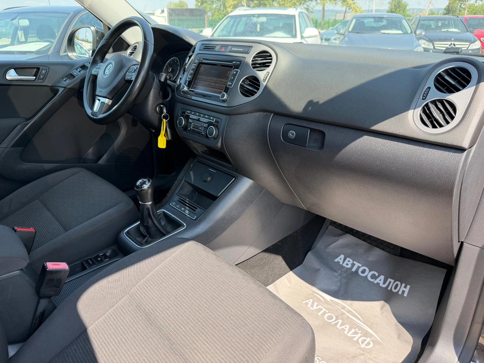 VW Tiguan FACELIFT 1.4TSI  BLUEMOTION СМЕНЕНА ВЕРИГА , снимка 9 - Автомобили и джипове - 55330381
