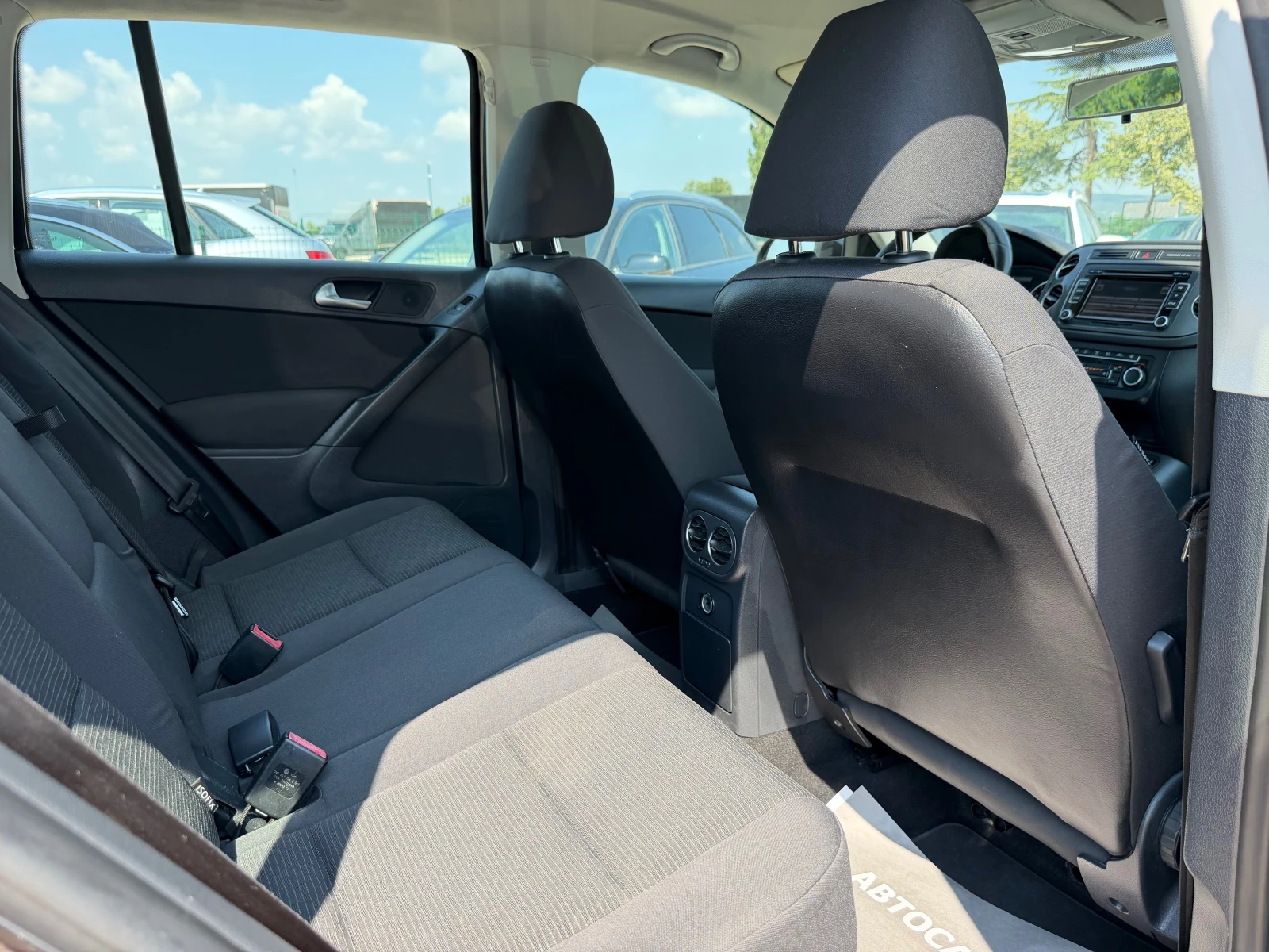 VW Tiguan FACELIFT 1.4TSI  BLUEMOTION СМЕНЕНА ВЕРИГА , снимка 12 - Автомобили и джипове - 55330381