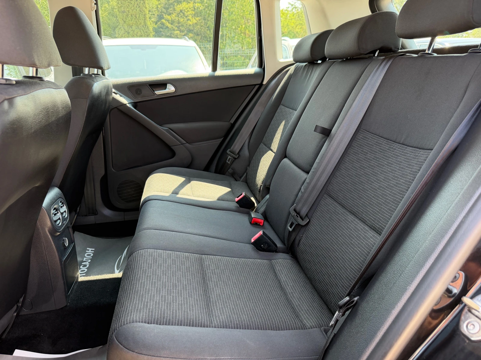VW Tiguan FACELIFT 1.4TSI  BLUEMOTION СМЕНЕНА ВЕРИГА , снимка 11 - Автомобили и джипове - 55330381