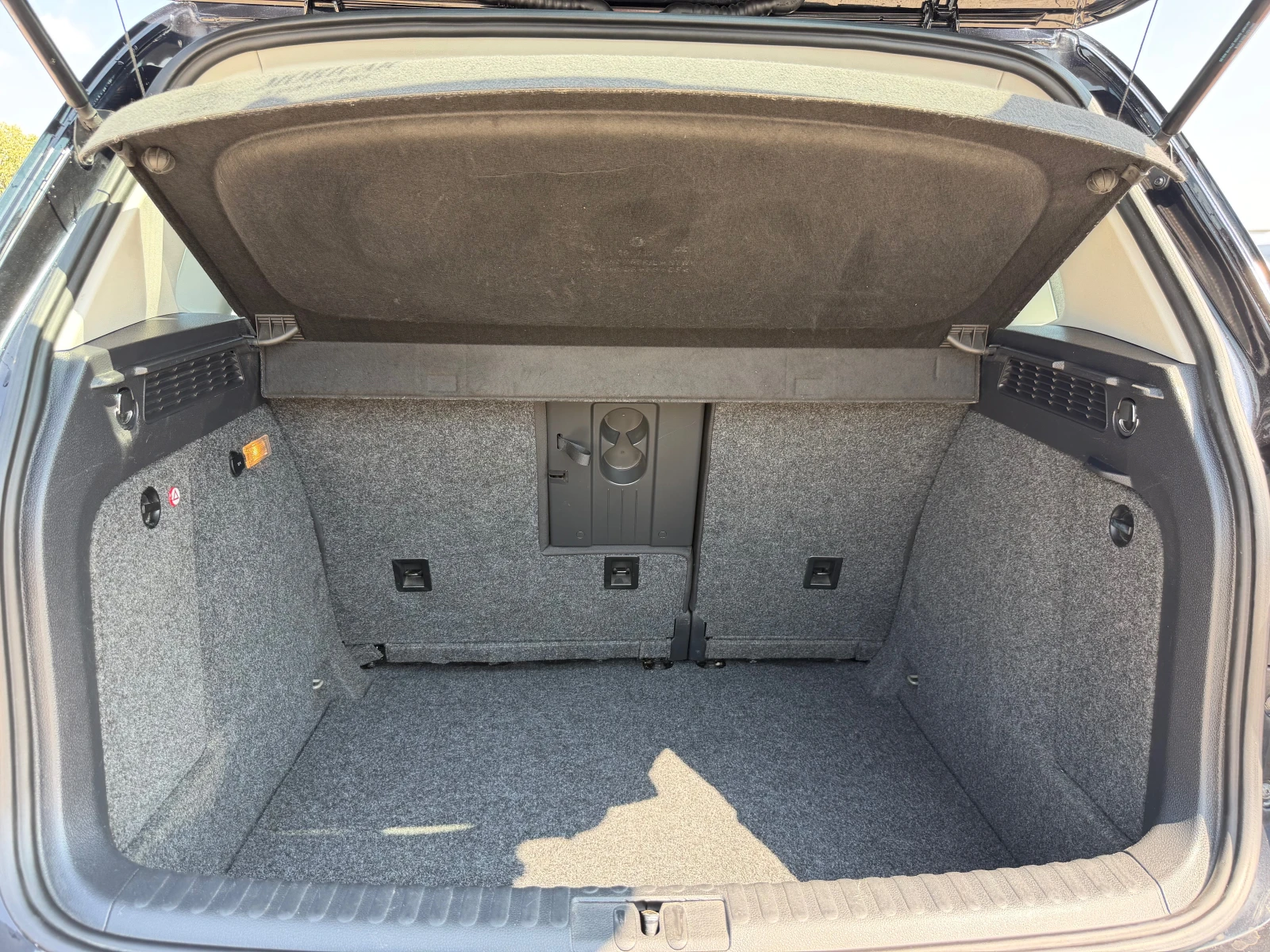 VW Tiguan FACELIFT 1.4TSI  BLUEMOTION СМЕНЕНА ВЕРИГА , снимка 13 - Автомобили и джипове - 55330381