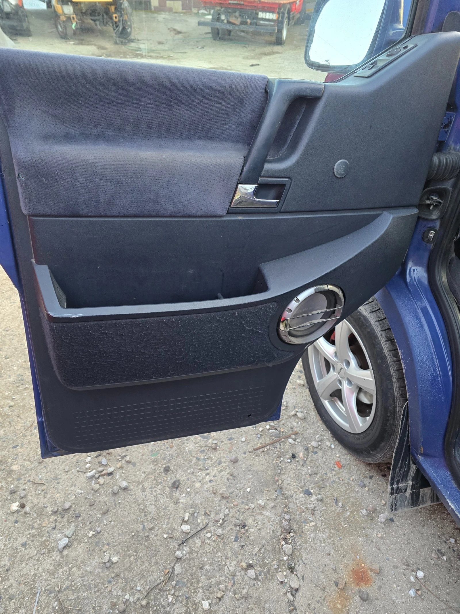 VW T4 2.5 TDI, снимка 5 - Бусове и автобуси - 53829612