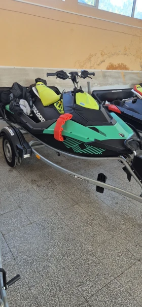 Джет Bombardier Sea Doo SPARK TRIXX, снимка 1
