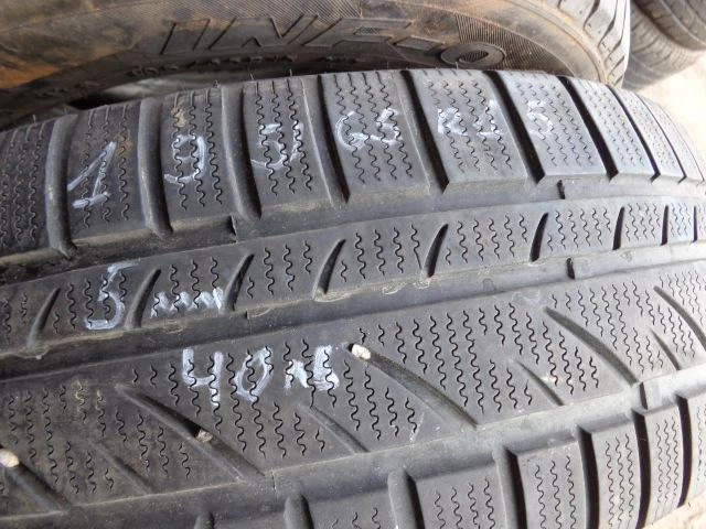 Гуми Зимни 195/65R15, снимка 1 - Гуми и джанти - 17869668