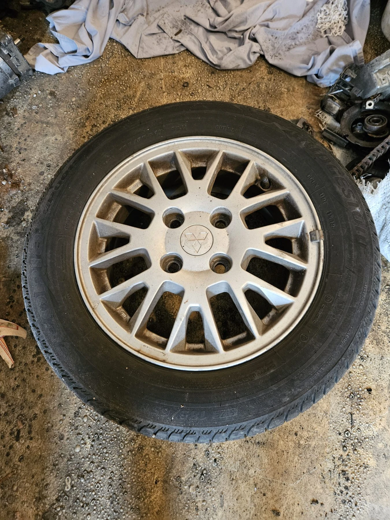 Гуми с джанти Bridgestone 185/120R15