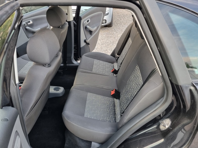 Seat Ibiza 1.4 бензин 85кс, снимка 10 - Автомобили и джипове - 45286698