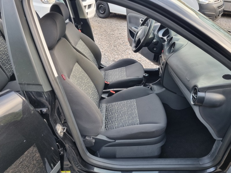 Seat Ibiza 1.4 бензин 85кс, снимка 12 - Автомобили и джипове - 45286698