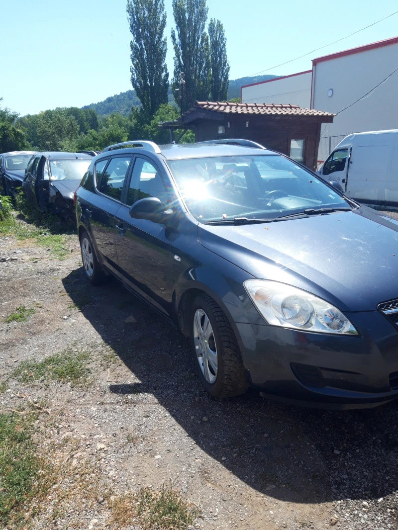 Kia Ceed 1.4.benzin.НА ЧАСТИ , снимка 3 - Автомобили и джипове - 46509899