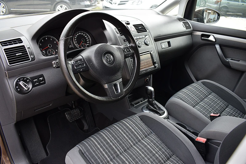 VW Touran 1.4ШВЕЙЦАРИЯ/LUX/7 МЕСТА, снимка 8 - Автомобили и джипове - 48693598