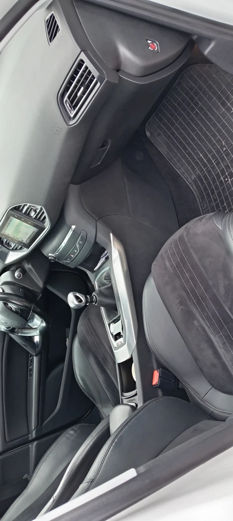 Peugeot 308 1.2 130 к. с., снимка 12 - Автомобили и джипове - 52593979