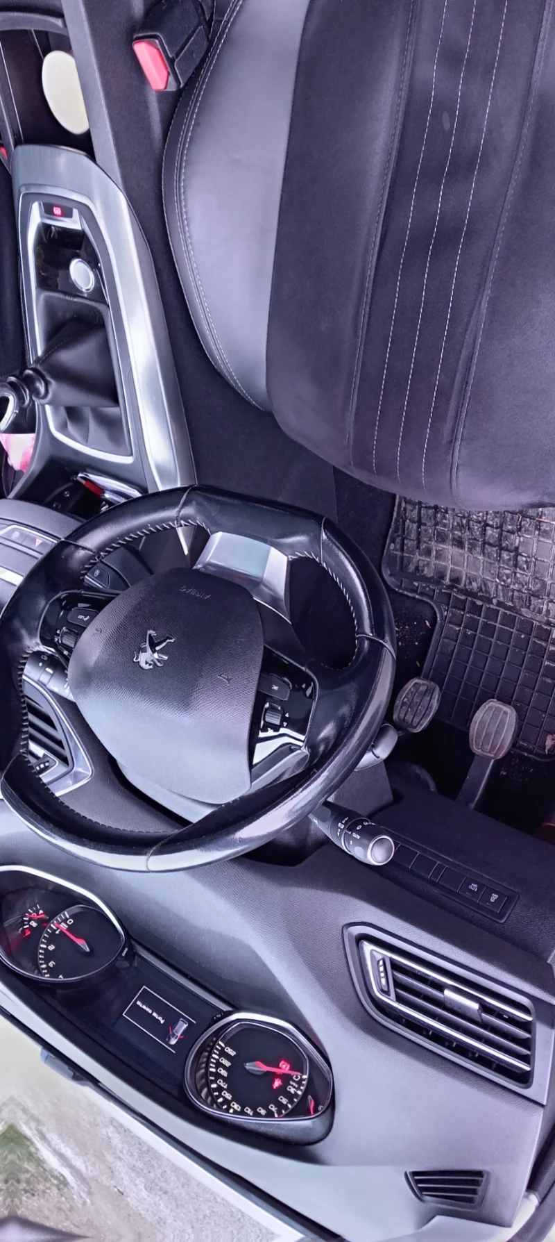 Peugeot 308 1.2 130 к. с., снимка 13 - Автомобили и джипове - 52593979