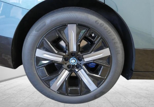 BMW iX xDrive50 = Sport Package= Гаранция - изображение 3