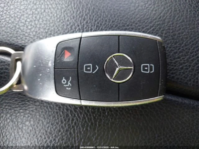 Mercedes-Benz C 300 4-Matic - изображение 10