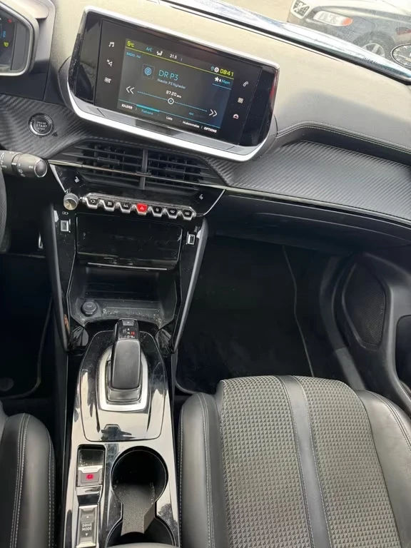 Peugeot 2008 e- Allure Electric 50 KW & 136 PS, снимка 10 - Автомобили и джипове - 54095660