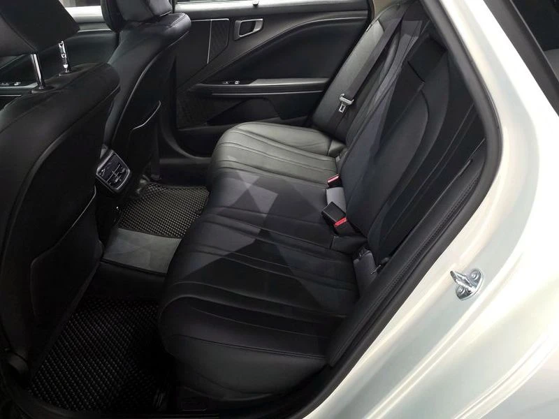 Kia K8 1.6 Automatic, снимка 12 - Автомобили и джипове - 55880472