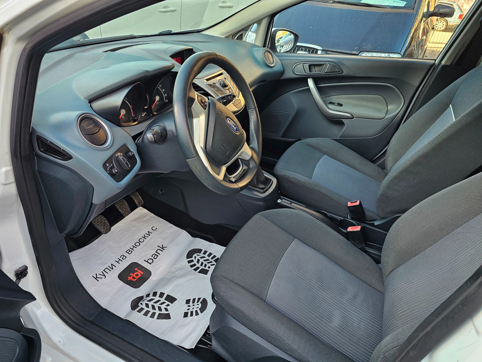Ford Fiesta 1.2i-ГАЗОВ-ИНЖ - изображение 10