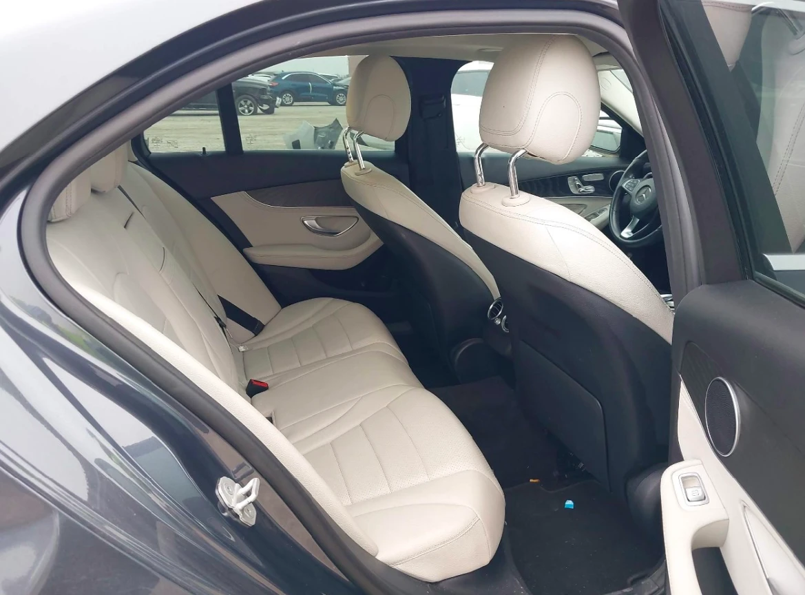 Mercedes-Benz C 300 4MATIC LUXORY - изображение 7