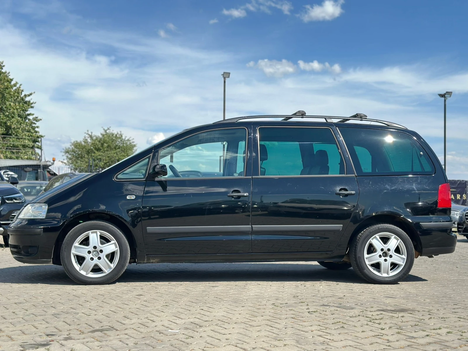 VW Sharan / 1.9 TDI / 116 HP / 6+ 1 /  - изображение 2