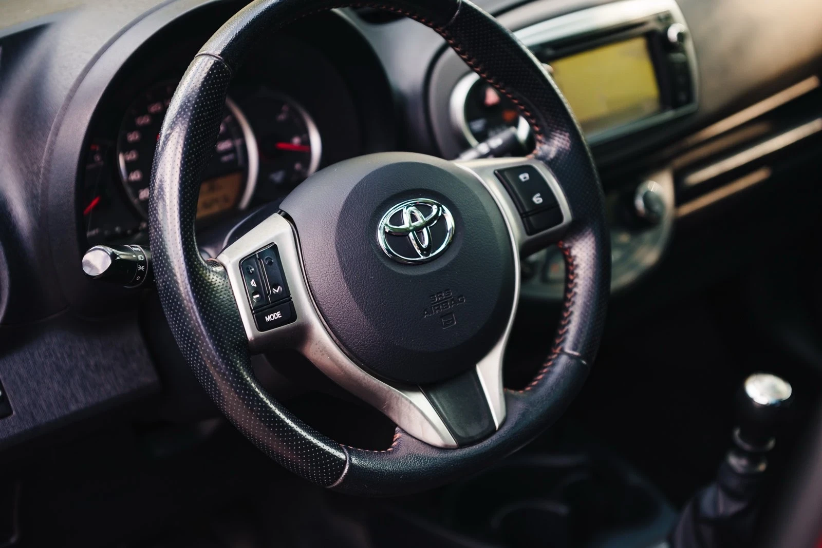 Toyota Yaris  - изображение 3