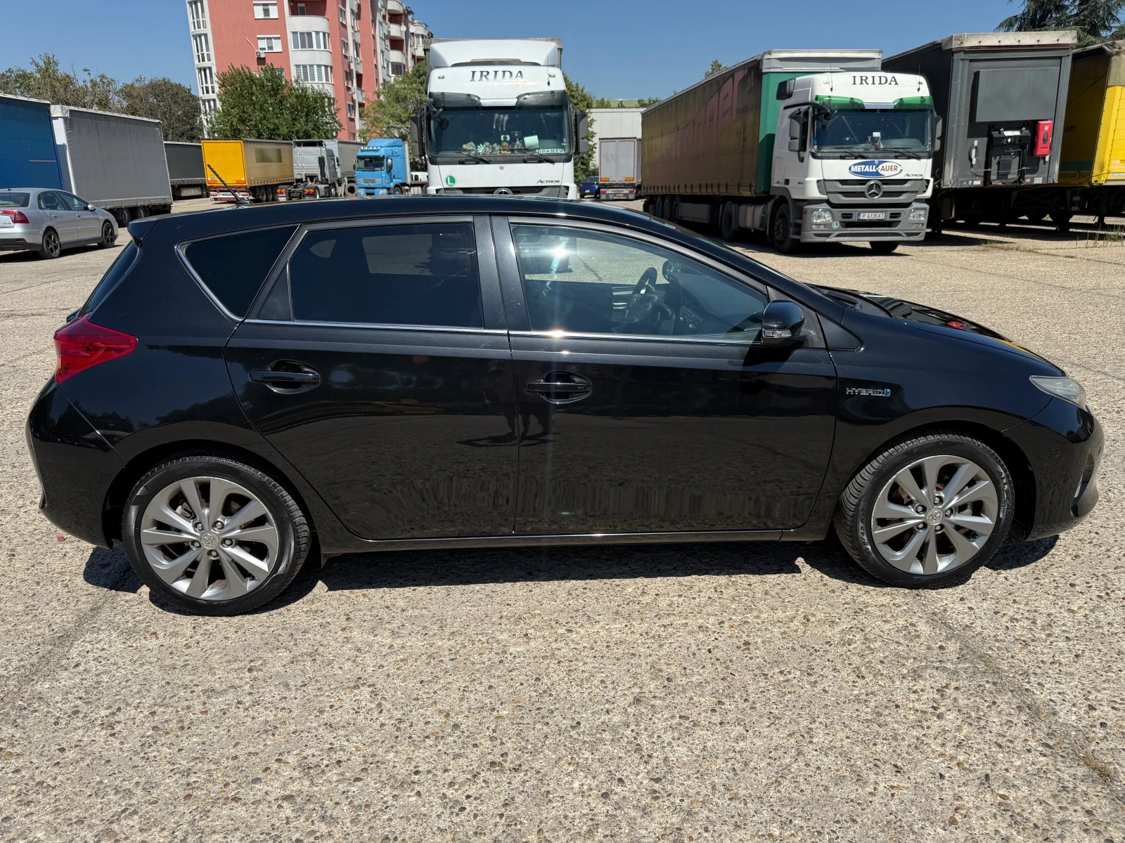Toyota Auris Hybrid  - изображение 5