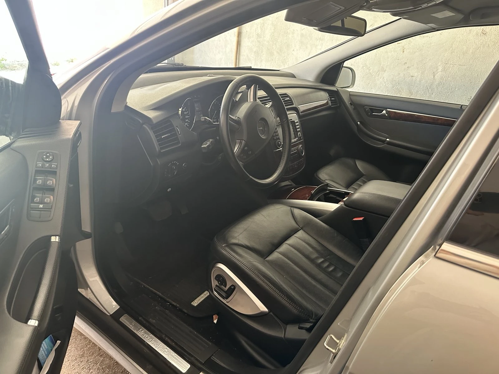 Mercedes-Benz R 320  - изображение 3