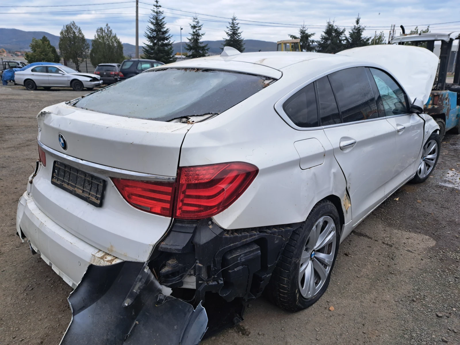 BMW 5 Gran Turismo 530D - изображение 2