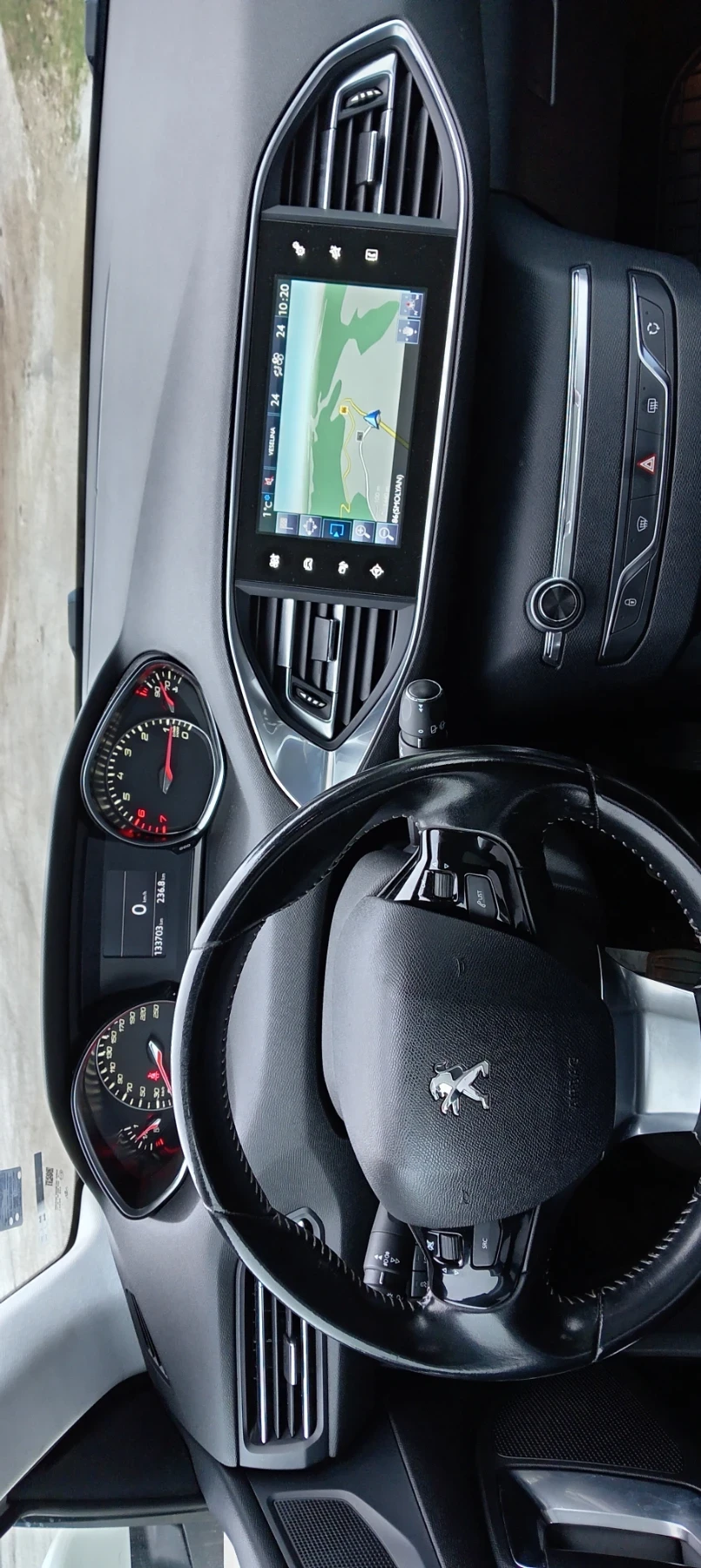 Peugeot 308 1.2 130 к. с. - изображение 9