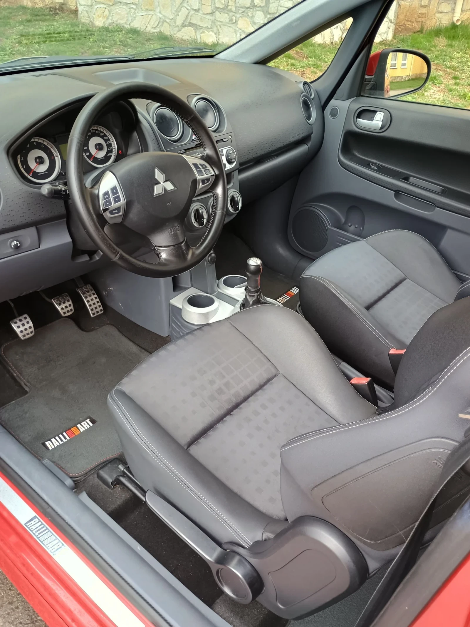 Mitsubishi Colt * RALLI ART * 1.5 TURBO 180ps * КОЖА * RECARO * , снимка 9 - Автомобили и джипове - 54070060