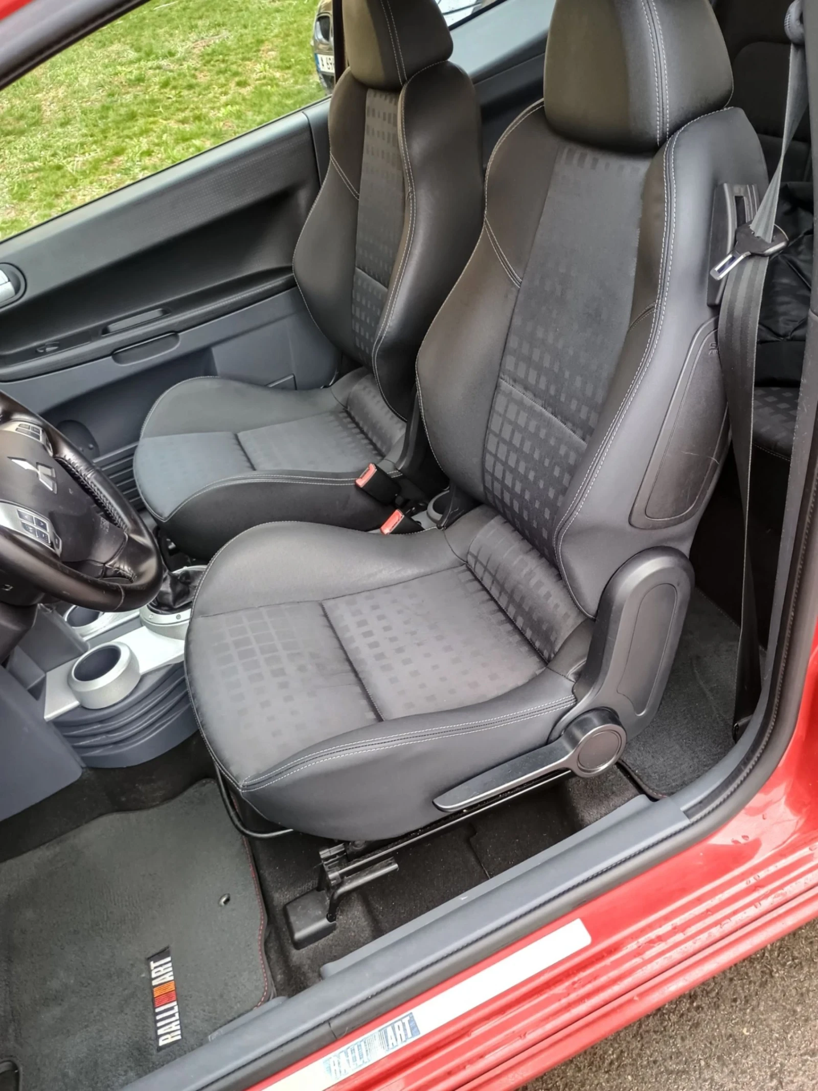 Mitsubishi Colt * RALLI ART * 1.5 TURBO 180ps * КОЖА * RECARO * , снимка 8 - Автомобили и джипове - 54070060