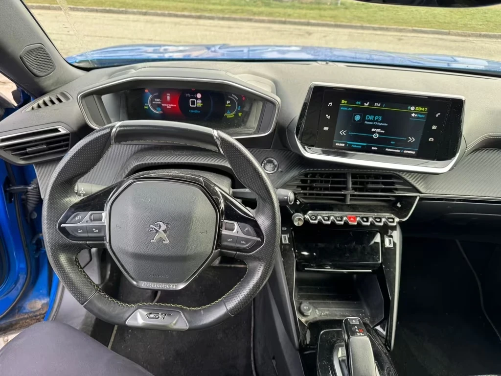 Peugeot 2008 e- Allure Electric 50 KW & 136 PS, снимка 11 - Автомобили и джипове - 54095660