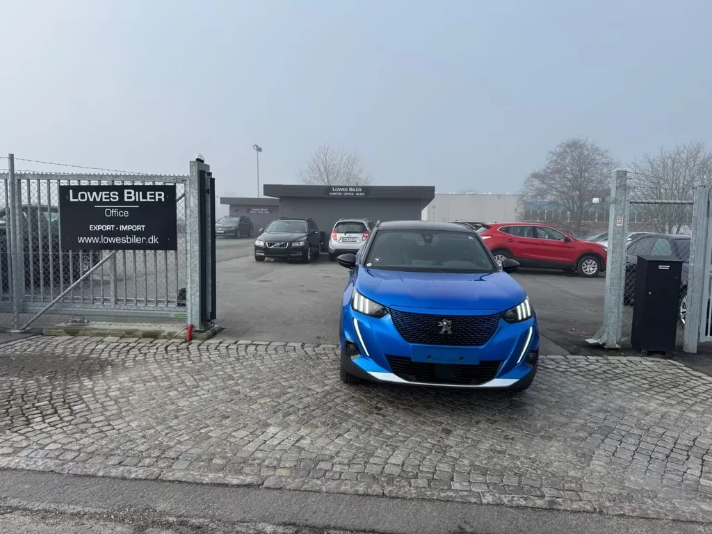 Peugeot 2008 e- Allure Electric 50 KW & 136 PS, снимка 4 - Автомобили и джипове - 54095660