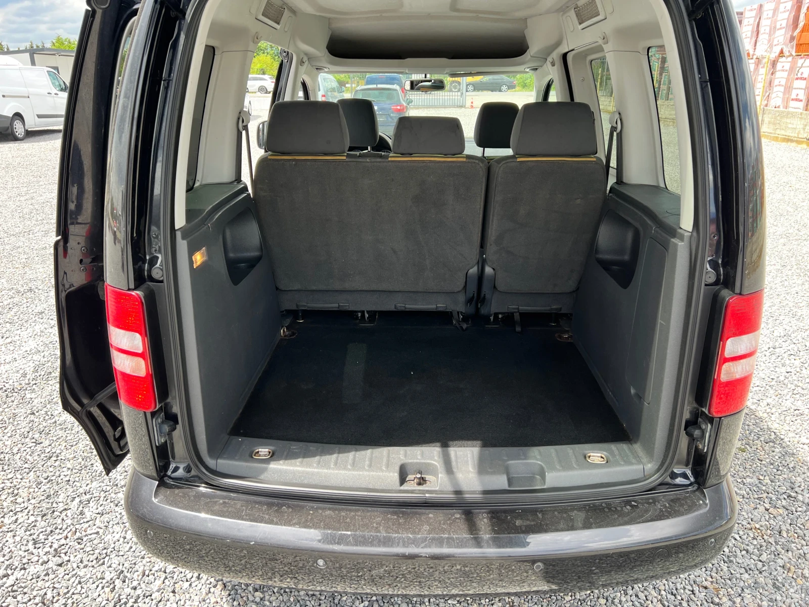 VW Caddy Life 5 места, снимка 13 - Автомобили и джипове - 54574535