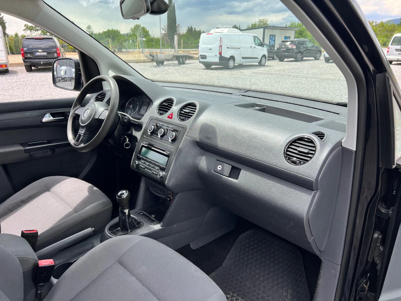 VW Caddy Life 5 места, снимка 10 - Автомобили и джипове - 54574535
