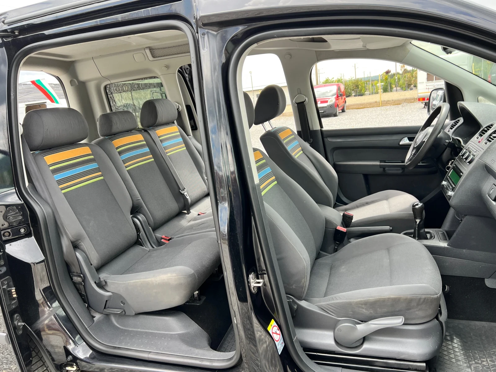 VW Caddy Life 5 места, снимка 11 - Автомобили и джипове - 54574535