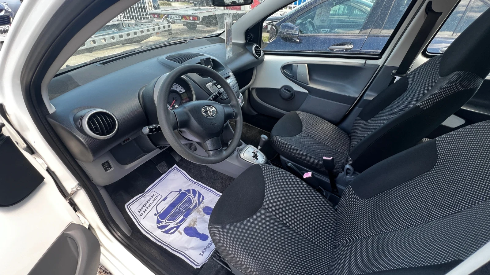 Toyota Aygo 1, 0 MPI, снимка 5 - Автомобили и джипове - 54699434