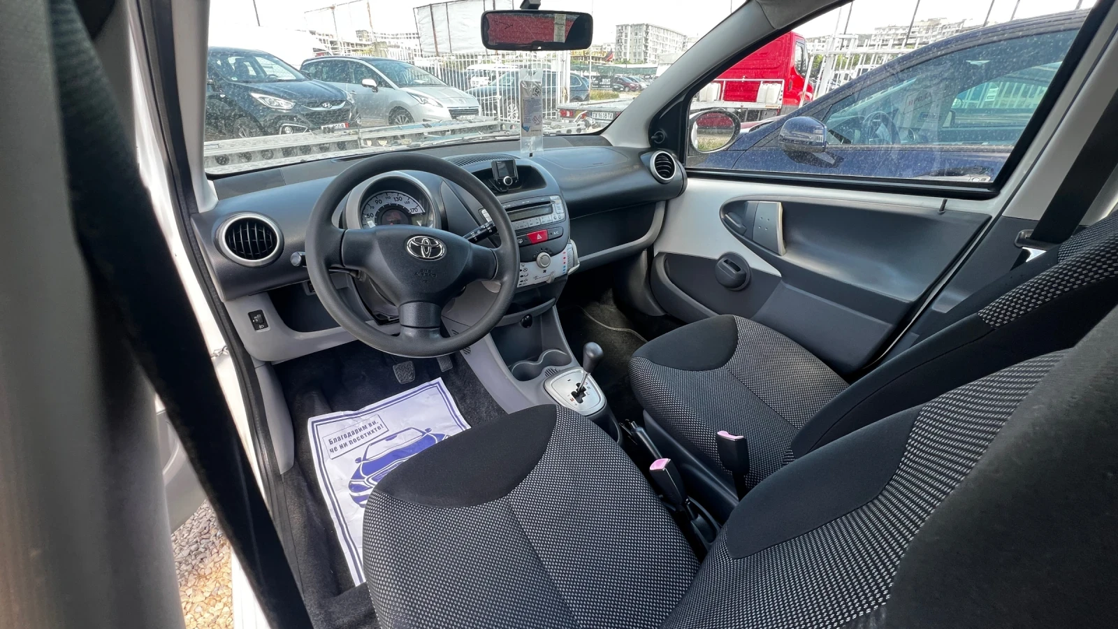 Toyota Aygo 1, 0 MPI, снимка 6 - Автомобили и джипове - 54699434