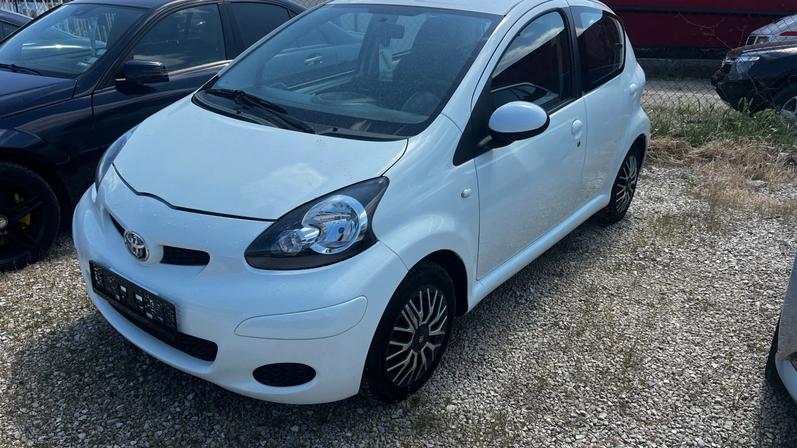 Toyota Aygo 1, 0 MPI, снимка 3 - Автомобили и джипове - 54699434