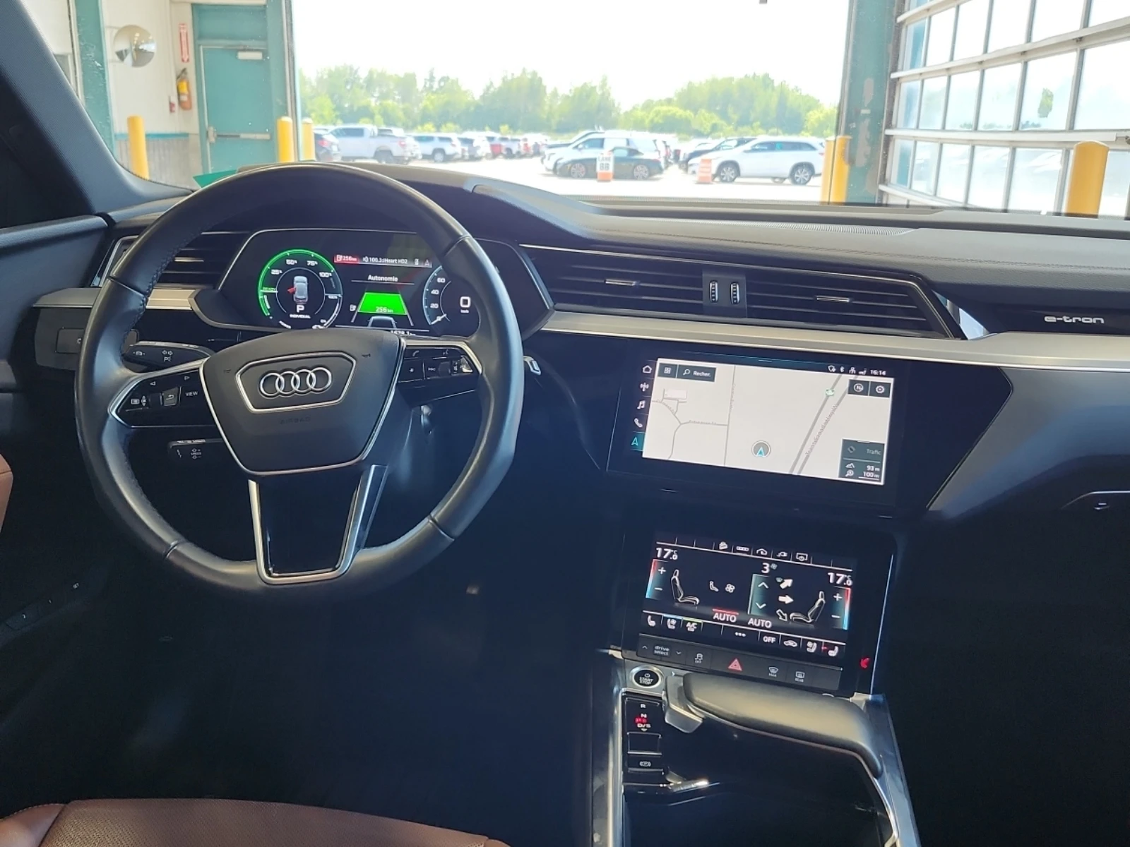 Audi E-Tron Progressive* ОБДУХВАНЕ * ПАНОРАМА * , снимка 6 - Автомобили и джипове - 55307327