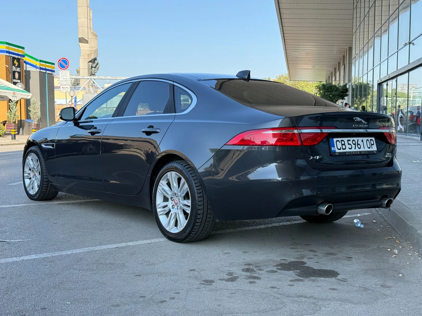 Jaguar Xf 35t R Sport 6 МЕСЕЦА ГАРАНЦИЯ/340к.с. 4х4 Facelift, снимка 3 - Автомобили и джипове - 55655470